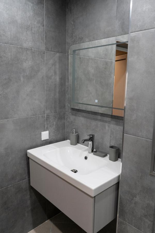 Urban Elegance By Eagles' Bridge Apartment София Екстериор снимка