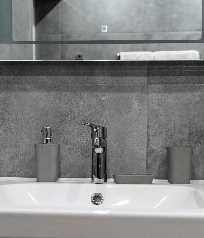 Urban Elegance By Eagles' Bridge Apartment София Екстериор снимка